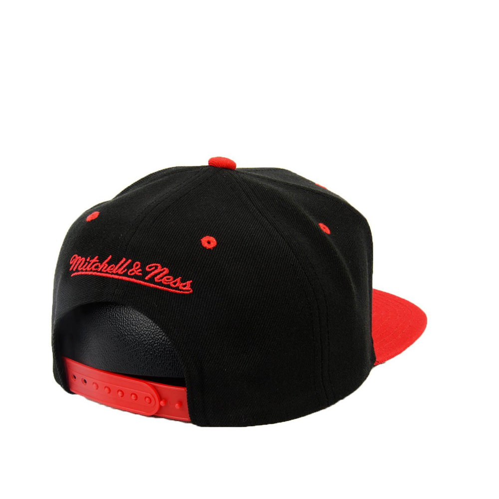 black and red chicago bulls snapback